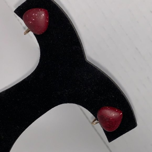 13 mm Red Howlite Clip Earrings - Picture 5 of 14